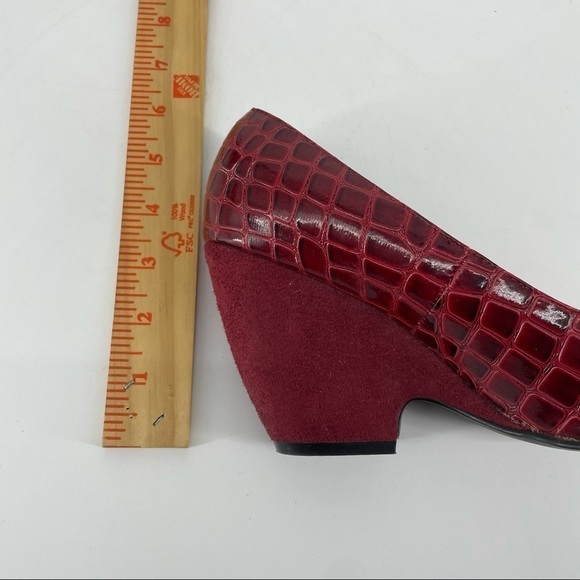 A.J. VALENCIA Red Closed Toe Heels Wedges - Picture 4 of 7